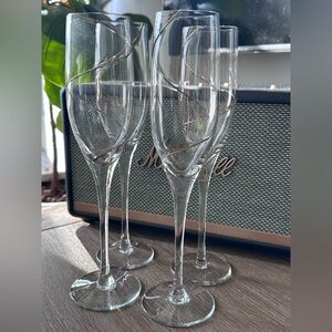 Glass Champagne Flutes with Spiral Gold Accent - Clear